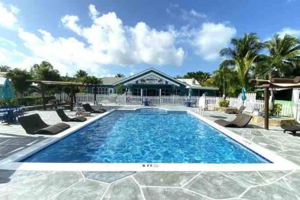 Beautiful Villa Just Steps Away From The Beach! George Town Exterior foto